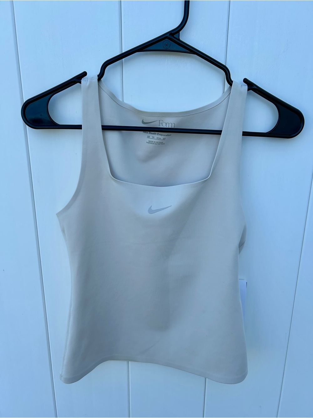 Nike Women’s Beige Scoop Neck Long Sleeve Tank - Light Neutral